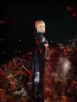 《命运长夜》Saber黑王二设C O S P L A Y_【cos】黑saber·型月十周年礼服ver (6)