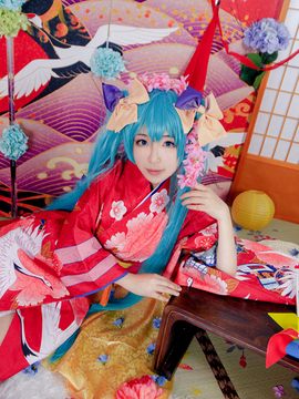 初音花色衣仙鹤和服 C O S_《VOCALOID家族》初音未来和风登场 (8)