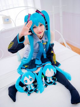 Vocaloid - Hatsune Miku cosplay by Kuuya_151