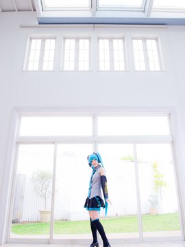 Vocaloid - Hatsune Miku cosplay by Kuuya_221