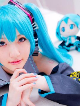 Vocaloid - Hatsune Miku cosplay by Kuuya_201