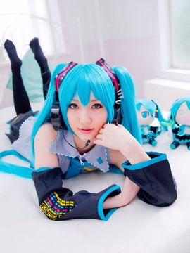 Vocaloid - Hatsune Miku cosplay by Kuuya_200