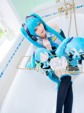 Vocaloid - Hatsune Miku cosplay by Kuuya_097