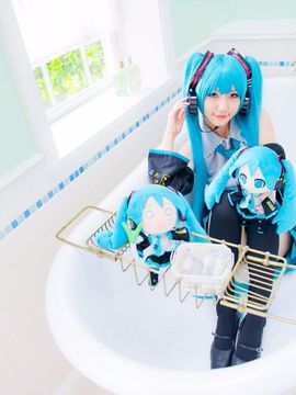 Vocaloid - Hatsune Miku cosplay by Kuuya_084