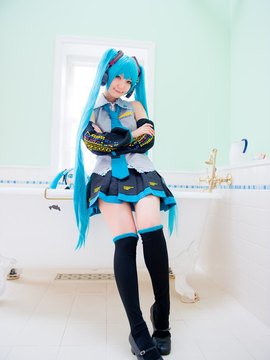 Vocaloid - Hatsune Miku cosplay by Kuuya_109