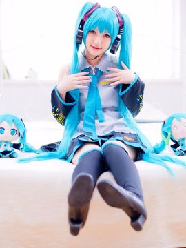 Vocaloid - Hatsune Miku cosplay by Kuuya_126