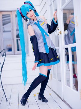 Vocaloid - Hatsune Miku cosplay by Kuuya_309