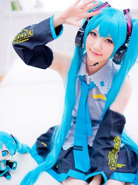 Vocaloid - Hatsune Miku cosplay by Kuuya_131