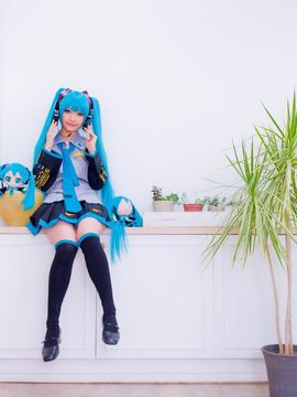 Vocaloid - Hatsune Miku cosplay by Kuuya_237