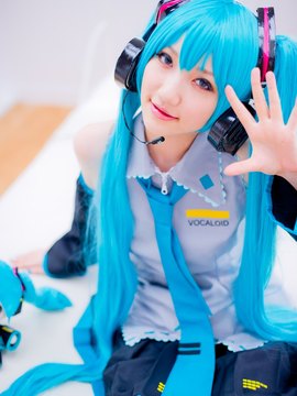 Vocaloid - Hatsune Miku cosplay by Kuuya_133