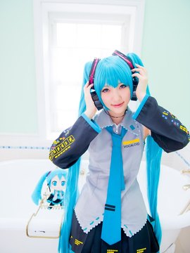 Vocaloid - Hatsune Miku cosplay by Kuuya_114