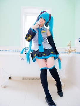 Vocaloid - Hatsune Miku cosplay by Kuuya_111