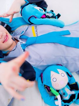 Vocaloid - Hatsune Miku cosplay by Kuuya_165