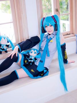 Vocaloid - Hatsune Miku cosplay by Kuuya_037