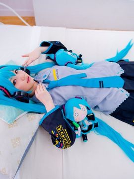 Vocaloid - Hatsune Miku cosplay by Kuuya_158