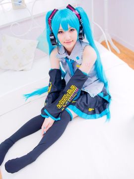 Vocaloid - Hatsune Miku cosplay by Kuuya_209