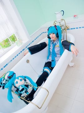 Vocaloid - Hatsune Miku cosplay by Kuuya_056