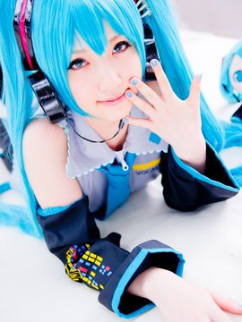 Vocaloid - Hatsune Miku cosplay by Kuuya_196