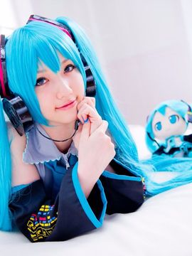 Vocaloid - Hatsune Miku cosplay by Kuuya_193