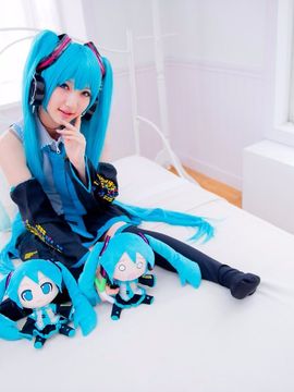 Vocaloid - Hatsune Miku cosplay by Kuuya_153