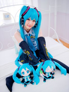 Vocaloid - Hatsune Miku cosplay by Kuuya_152