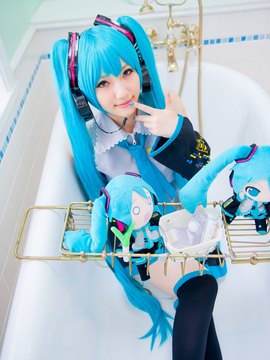 Vocaloid - Hatsune Miku cosplay by Kuuya_095