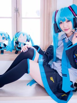 Vocaloid - Hatsune Miku cosplay by Kuuya_042