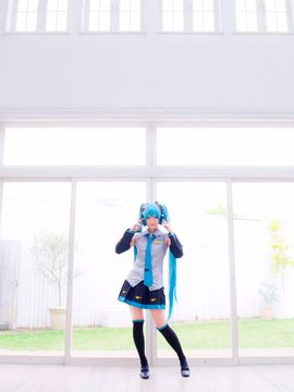 Vocaloid - Hatsune Miku cosplay by Kuuya_217