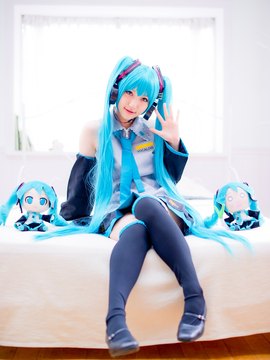 Vocaloid - Hatsune Miku cosplay by Kuuya_125