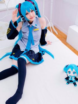 Vocaloid - Hatsune Miku cosplay by Kuuya_211