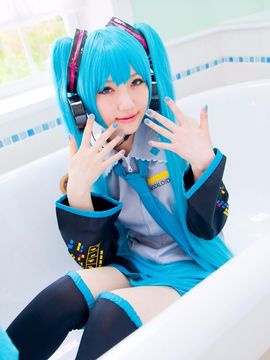 Vocaloid - Hatsune Miku cosplay by Kuuya_077