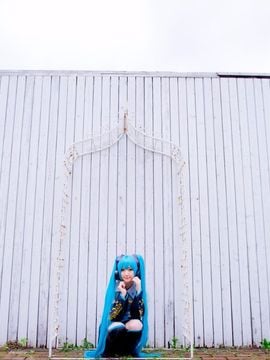 Vocaloid - Hatsune Miku cosplay by Kuuya_341