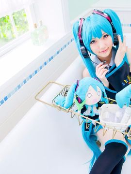 Vocaloid - Hatsune Miku cosplay by Kuuya_096