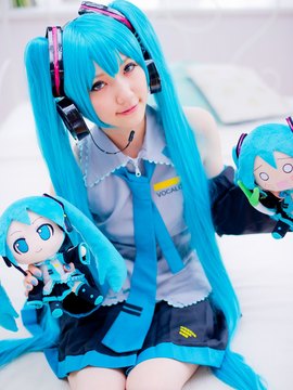 Vocaloid - Hatsune Miku cosplay by Kuuya_136