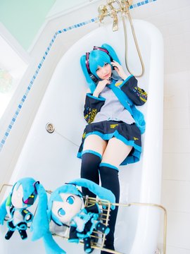 Vocaloid - Hatsune Miku cosplay by Kuuya_061