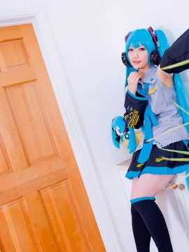 Vocaloid - Hatsune Miku cosplay by Kuuya_245