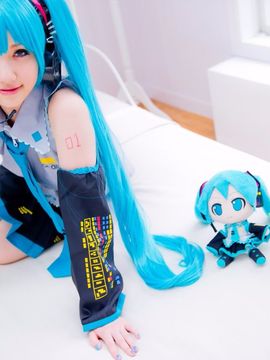 Vocaloid - Hatsune Miku cosplay by Kuuya_208