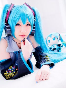 Vocaloid - Hatsune Miku cosplay by Kuuya_191