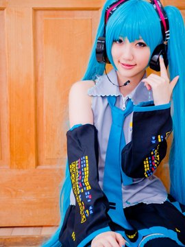 Vocaloid - Hatsune Miku cosplay by Kuuya_260