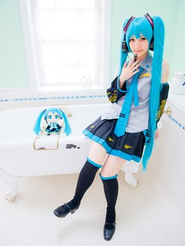 Vocaloid - Hatsune Miku cosplay by Kuuya_099