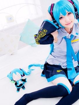 Vocaloid - Hatsune Miku cosplay by Kuuya_188