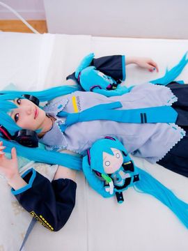 Vocaloid - Hatsune Miku cosplay by Kuuya_157