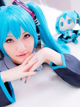 Vocaloid - Hatsune Miku cosplay by Kuuya_202