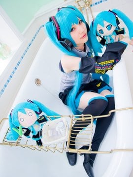 Vocaloid - Hatsune Miku cosplay by Kuuya_087