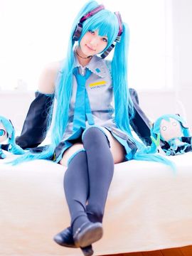 Vocaloid - Hatsune Miku cosplay by Kuuya_128