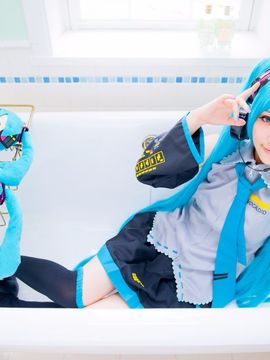 Vocaloid - Hatsune Miku cosplay by Kuuya_070