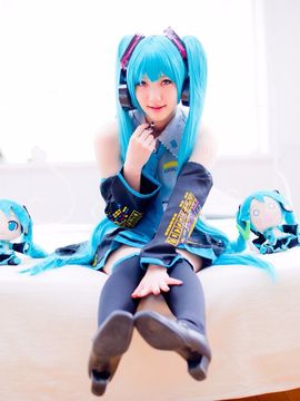 Vocaloid - Hatsune Miku cosplay by Kuuya_129