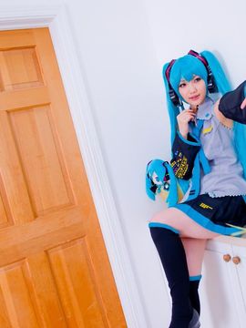 Vocaloid - Hatsune Miku cosplay by Kuuya_246