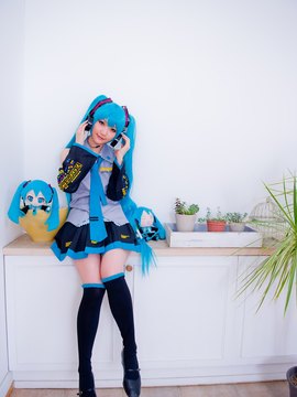 Vocaloid - Hatsune Miku cosplay by Kuuya_243