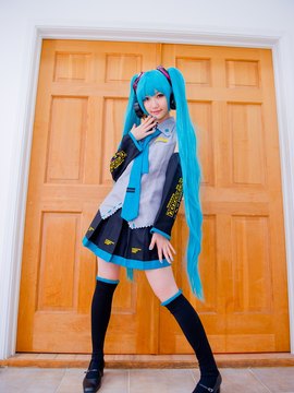 Vocaloid - Hatsune Miku cosplay by Kuuya_253